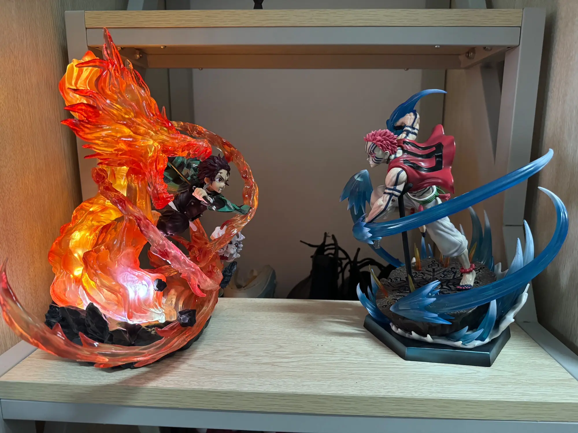 30cm Demon Slayer Anime Figurine Tanjirou Kamado Pvc Action Figure model dolls Gk Statue Fire Dragon Withled Light Decor toy gif