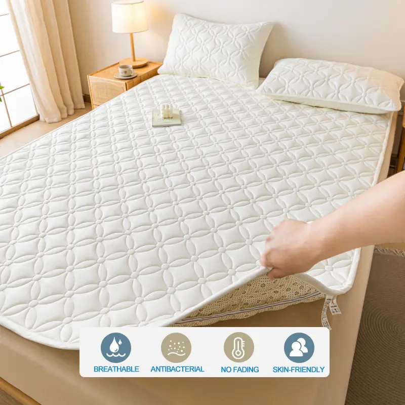 Luxury Mattress Protector Breathable Noiseless Mattress Cover,Pad with 4 Elastic Corner Straps,Bed Sheet with Straps