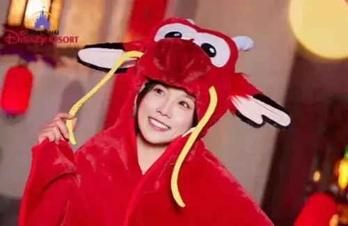 Disney 2024 New Year Dragon Mushu plush Winter Blanket Costume Disneyland