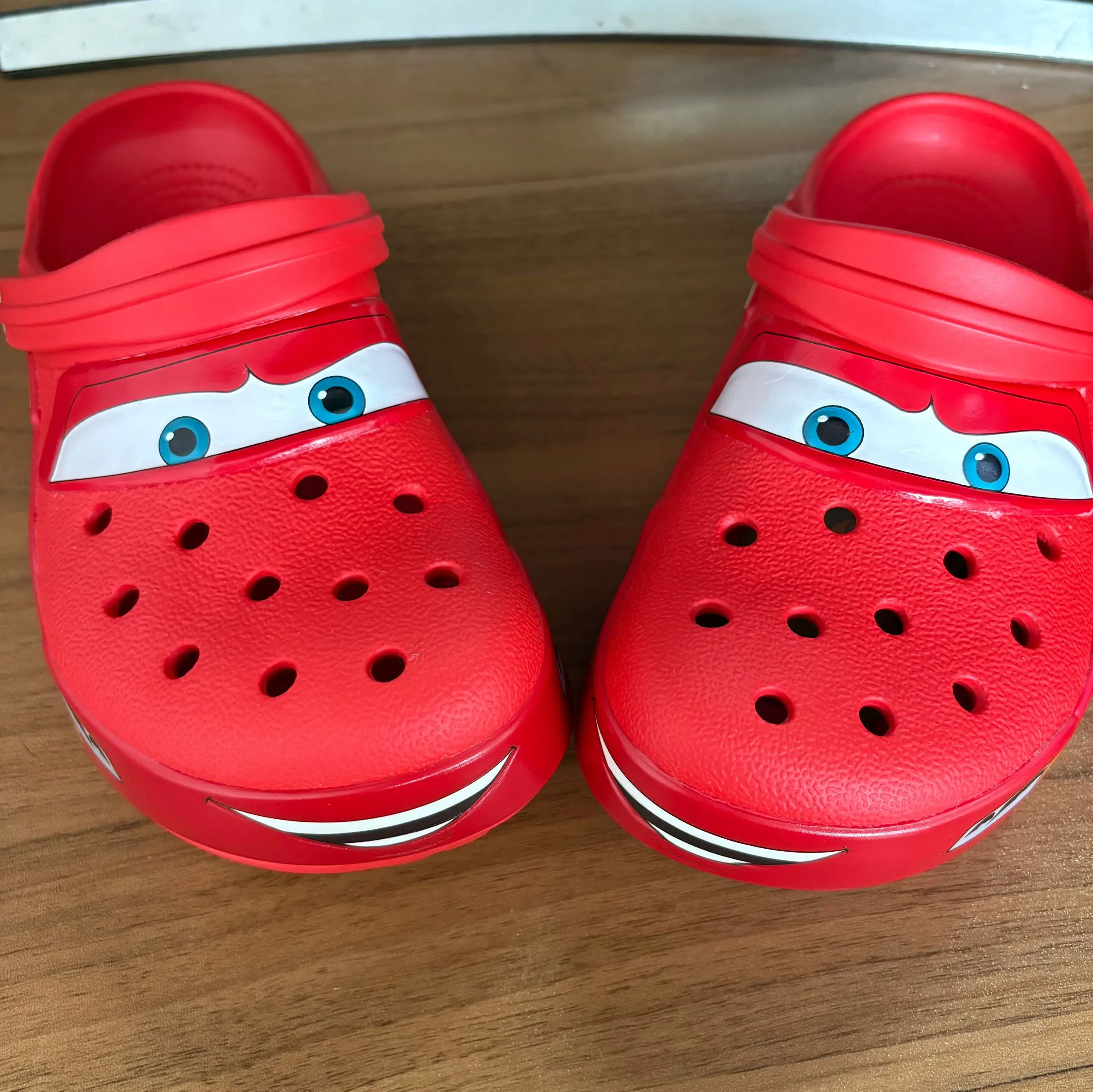 Disney New Lightning Mcqueen Pixar Cartoon Solid Waterproof Slippers Beach Shoes Sandals Casual Breathable Ankle-Wrap Shoes Gift