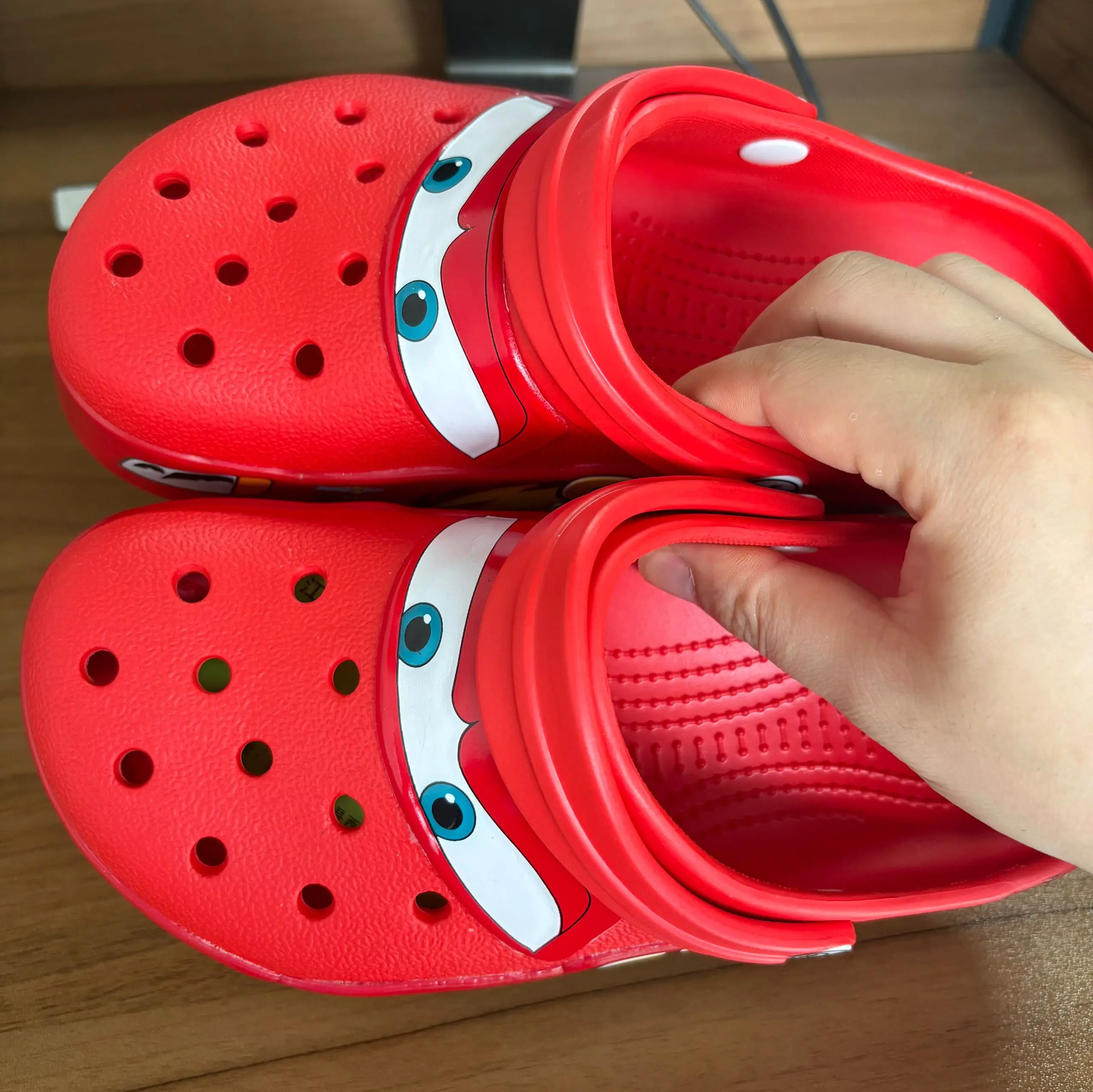 Disney New Lightning Mcqueen Pixar Cartoon Solid Waterproof Slippers Beach Shoes Sandals Casual Breathable Ankle-Wrap Shoes Gift