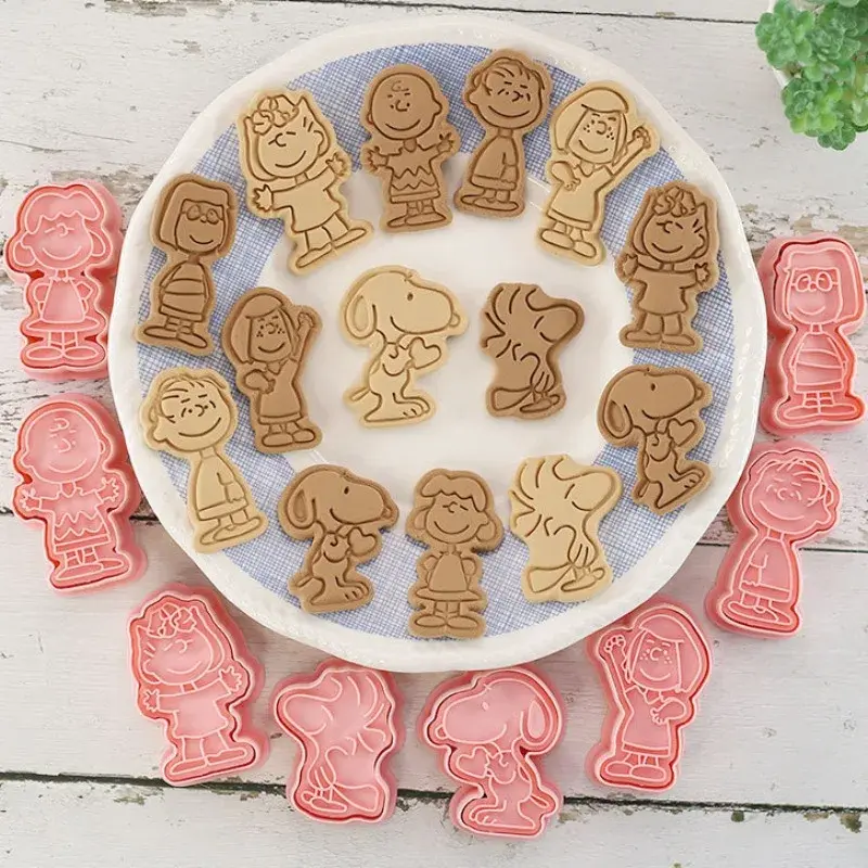 Snoopys Cake Cookie Cutter Set Cute Cartoon DIY 3D Baking Mould Cookie Tools Set Kitchen Waffle Bakeware Biscuit Maker Kids Toys