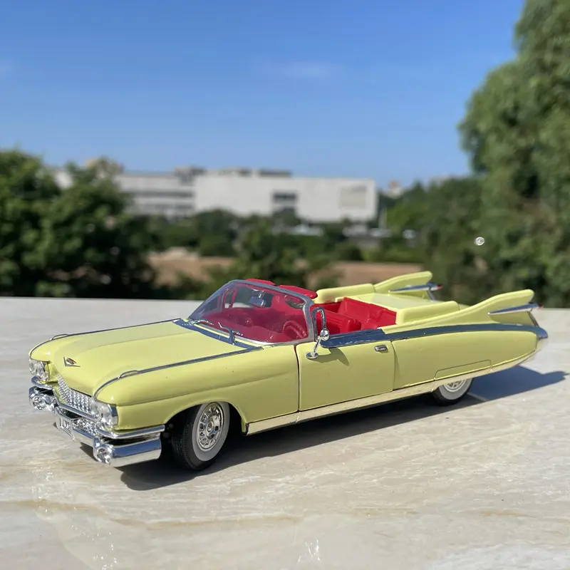 1:32 Classical Old Car Alloy Luxy Car Model Diecast Metal Retro Car Vehicles Model High Simulation Collection Childrens Toy Gift