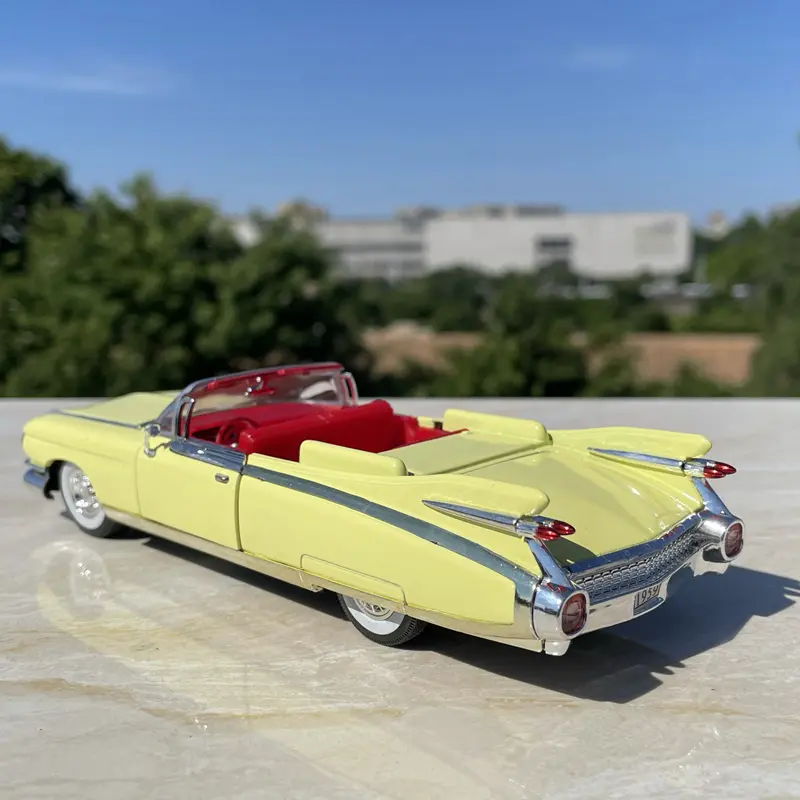 1:32 Classical Old Car Alloy Luxy Car Model Diecast Metal Retro Car Vehicles Model High Simulation Collection Childrens Toy Gift