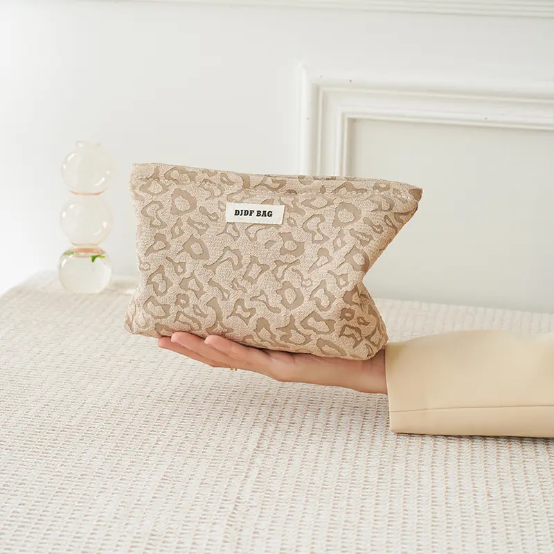 Women's cosmetic bag, large capacity leopard print khaki storage bag, travel toiletry bag, fashion storage bag, ins style