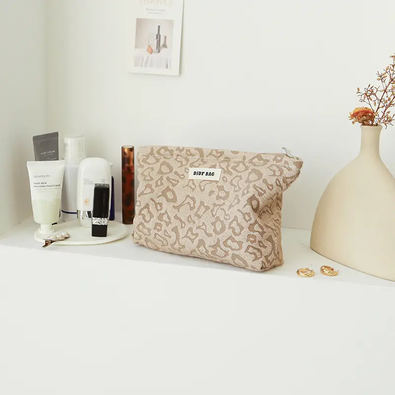 Women's cosmetic bag, large capacity leopard print khaki storage bag, travel toiletry bag, fashion storage bag, ins style