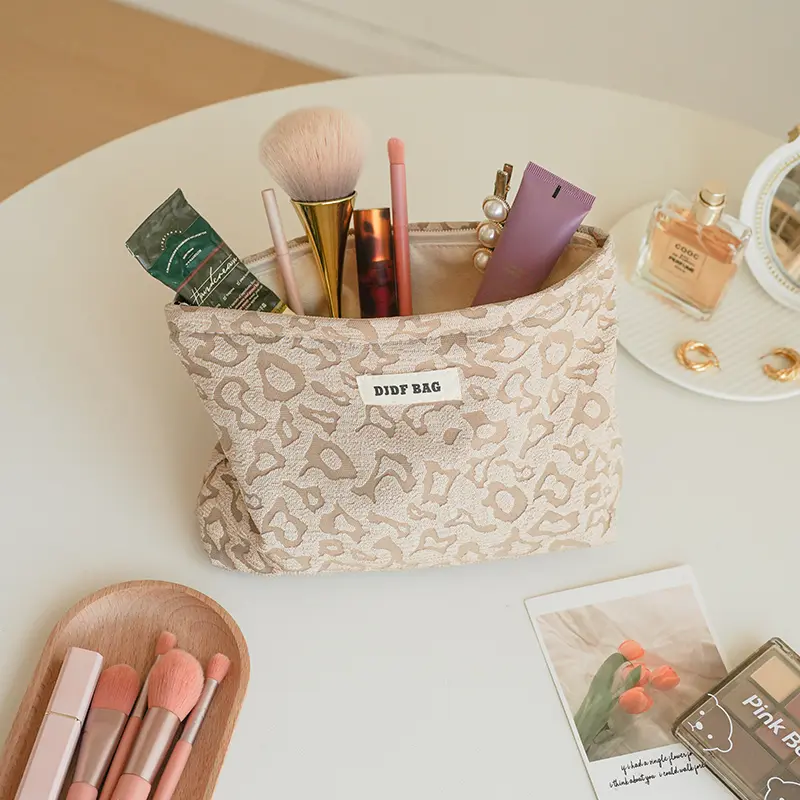 Women's cosmetic bag, large capacity leopard print khaki storage bag, travel toiletry bag, fashion storage bag, ins style