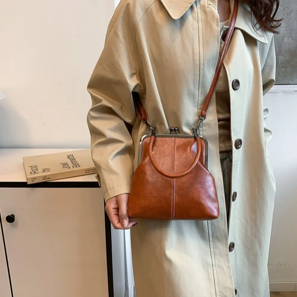 Elegant Kiss Lock Shoulder Bag Large Capacity PU Leather Chinese Style Crossbody Bag Solid Color Retro Vintage Women's Handbag