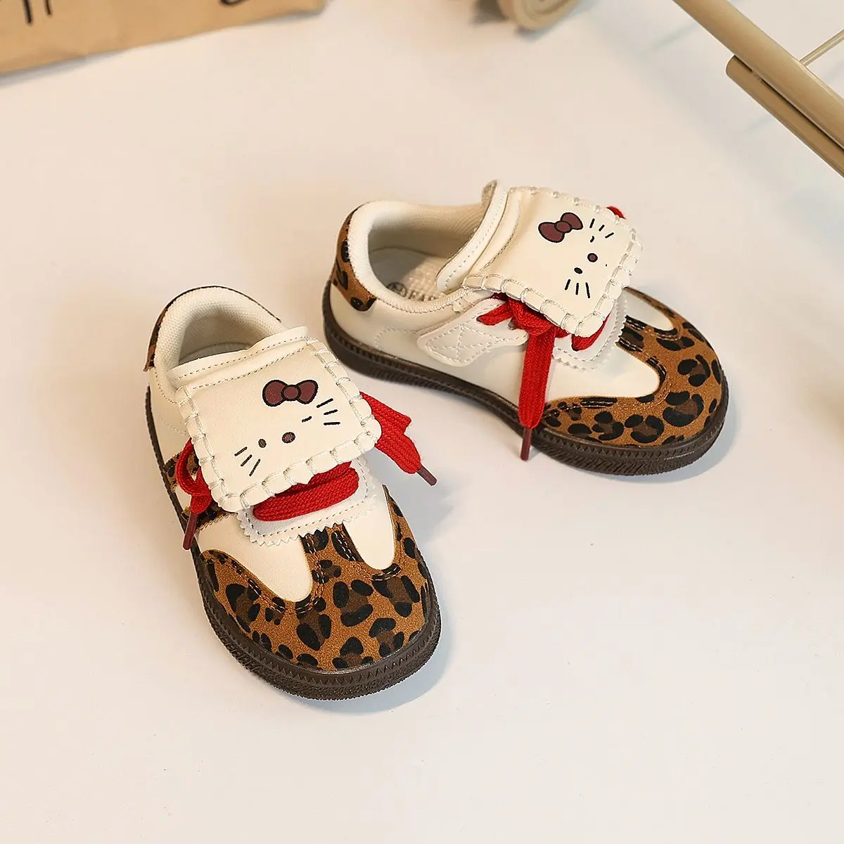 Children's Moral Training Shoes Girl Boy Hello Kitty Shoes Breathable Mesh Surface Sneakers Soft Sole Casual Board Shoes Gift