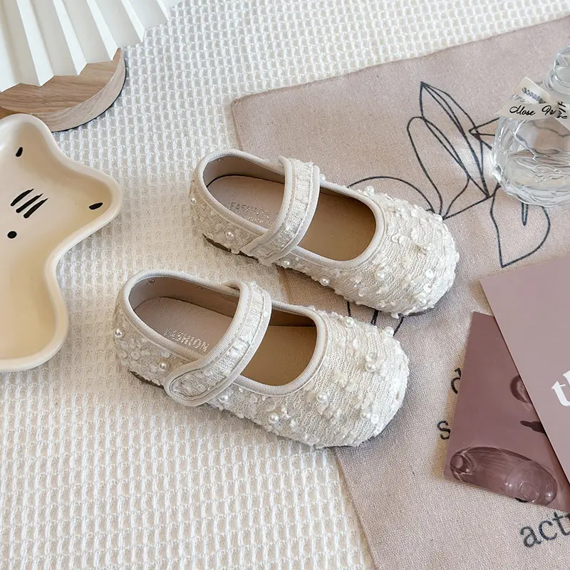 2025 New Litter Girls Leather Shoes Fashion Sweet Pearl Kids Causal Princess Shoes Versatile Elegant Children Dress Flat Shoes