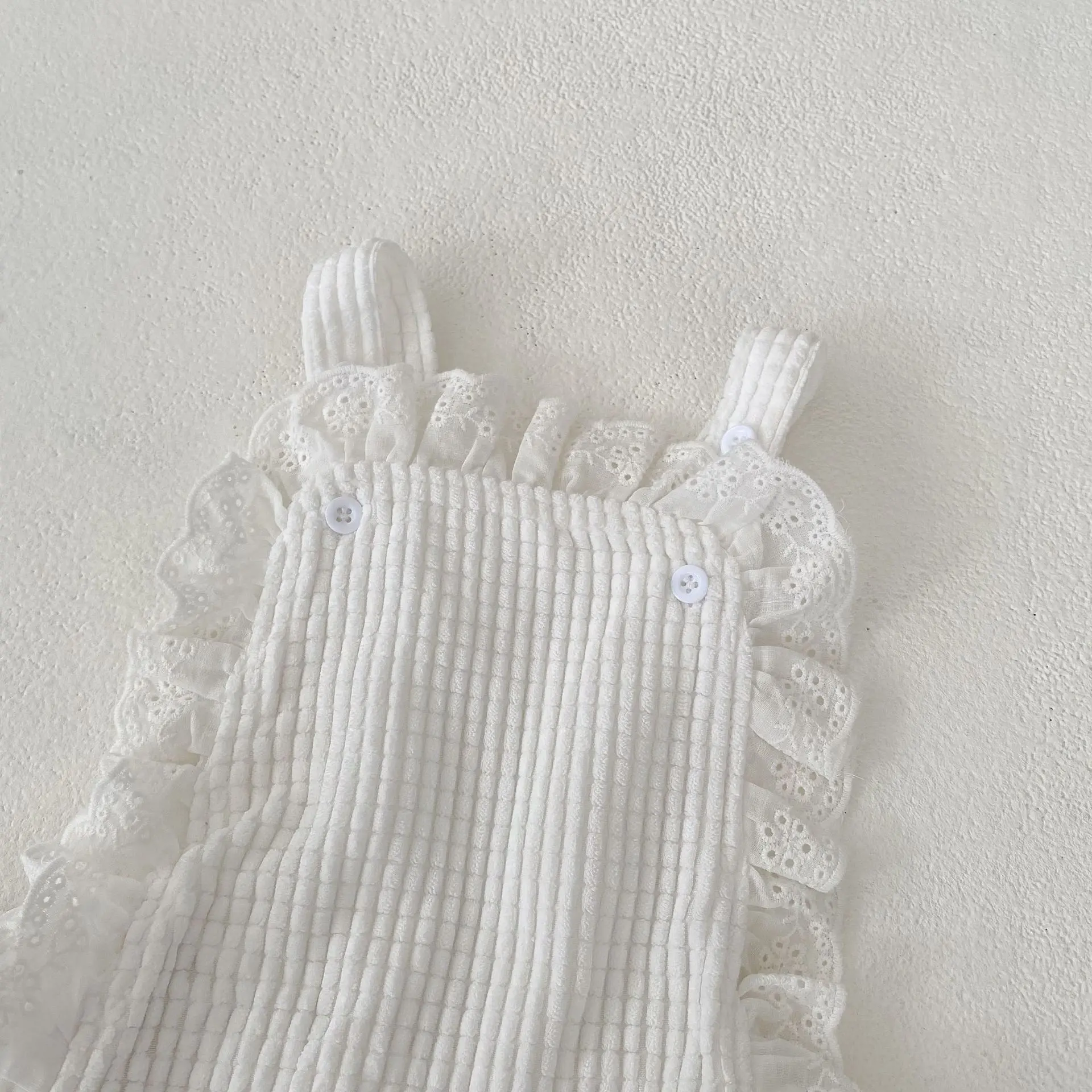 INS Spring and Autumn New Product Baby Triangle Sweetwear Female Baby Pure White Corduroy Lace Strap Sweetwear