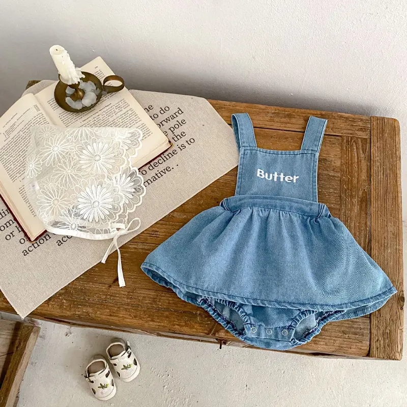 New autumn baby clothing, 0-3 year old girls, trendy A-line skirt, all cotton embroidered denim shoulder strap skirt, jumpsuit