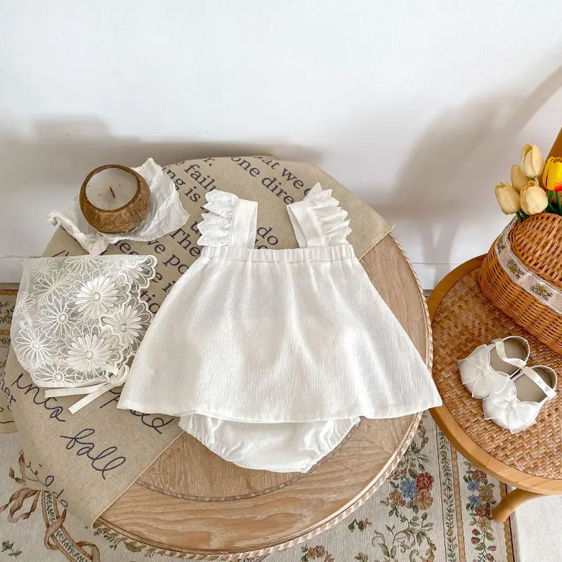 New summer baby clothing, 2-piece set of fresh lace patchwork shoulder strap top and buttocks for 0-3 year old girls
