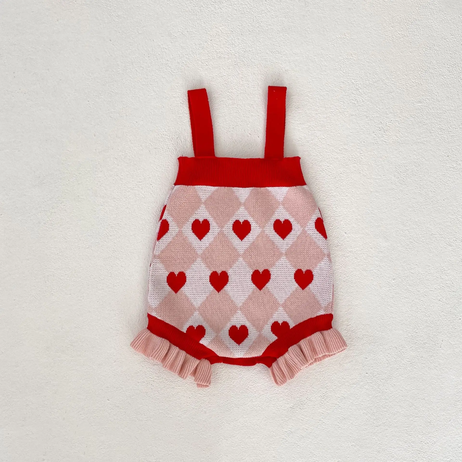 Autumn new 0-3 year old baby clothing, exquisite and cute heart-shaped ear fungus edge knitted jumpsuit for baby girls