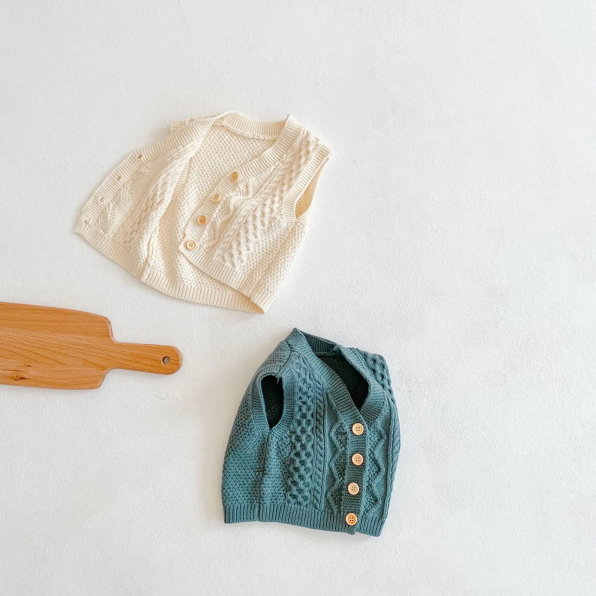 New autumn baby clothing for 0-3 years old, knitted vests for boys and girls, fashionable multifunctional vests