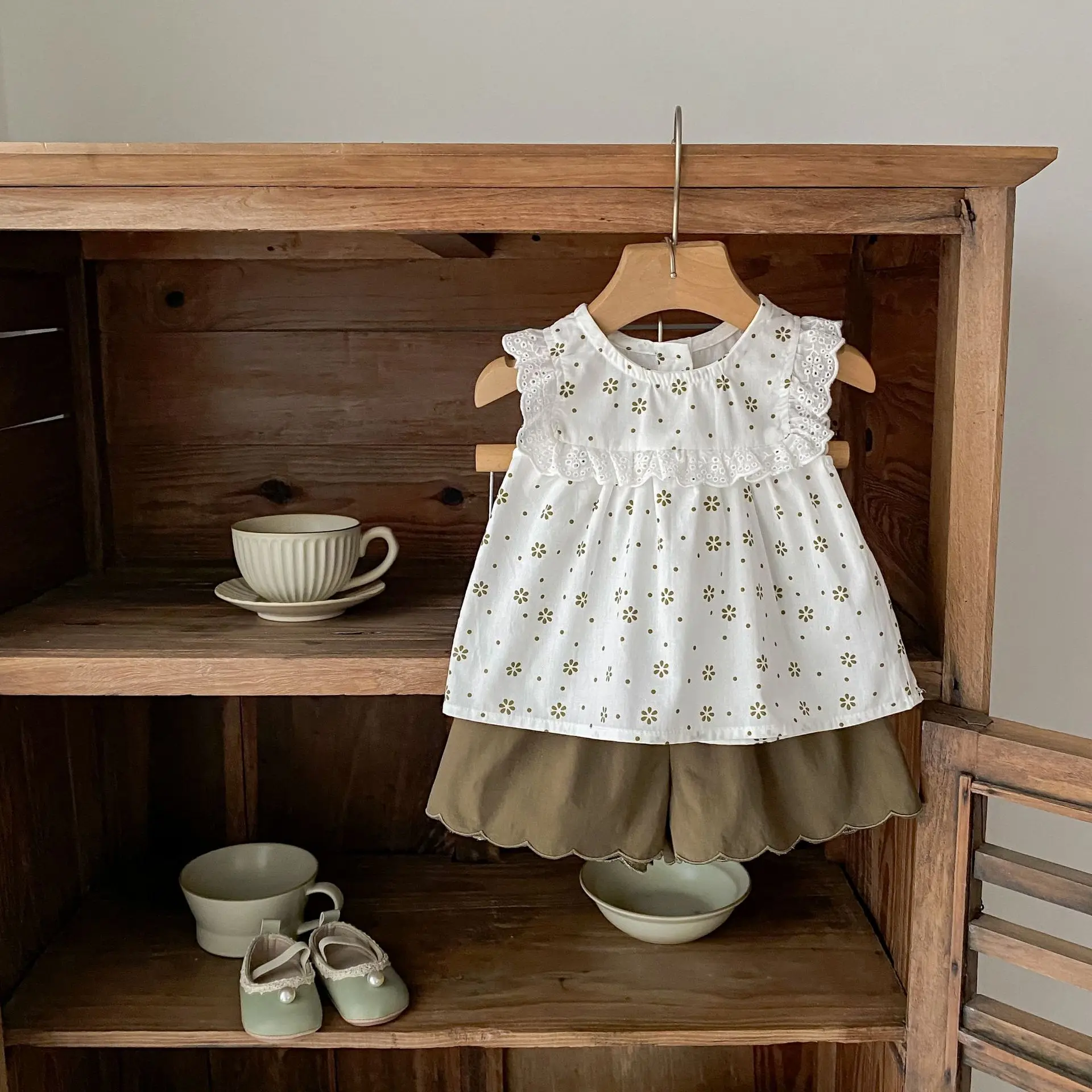 Summer new 0-3 year old baby clothing, exquisite baby girl sleeveless flower print top+pants two-piece set