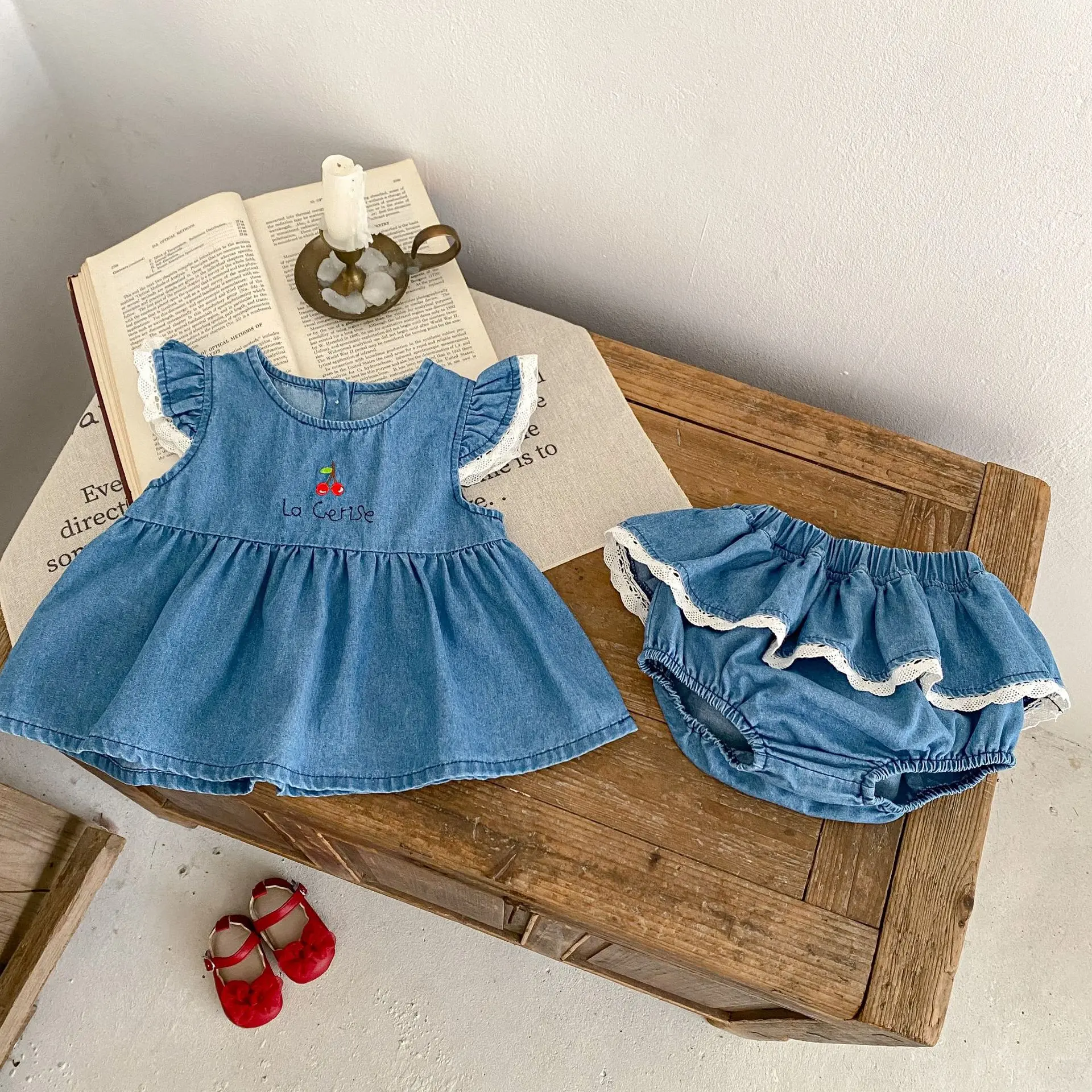 Summer new 0-3 year old baby clothing, baby girl denim set, cherry embroidered denim top+lace shorts