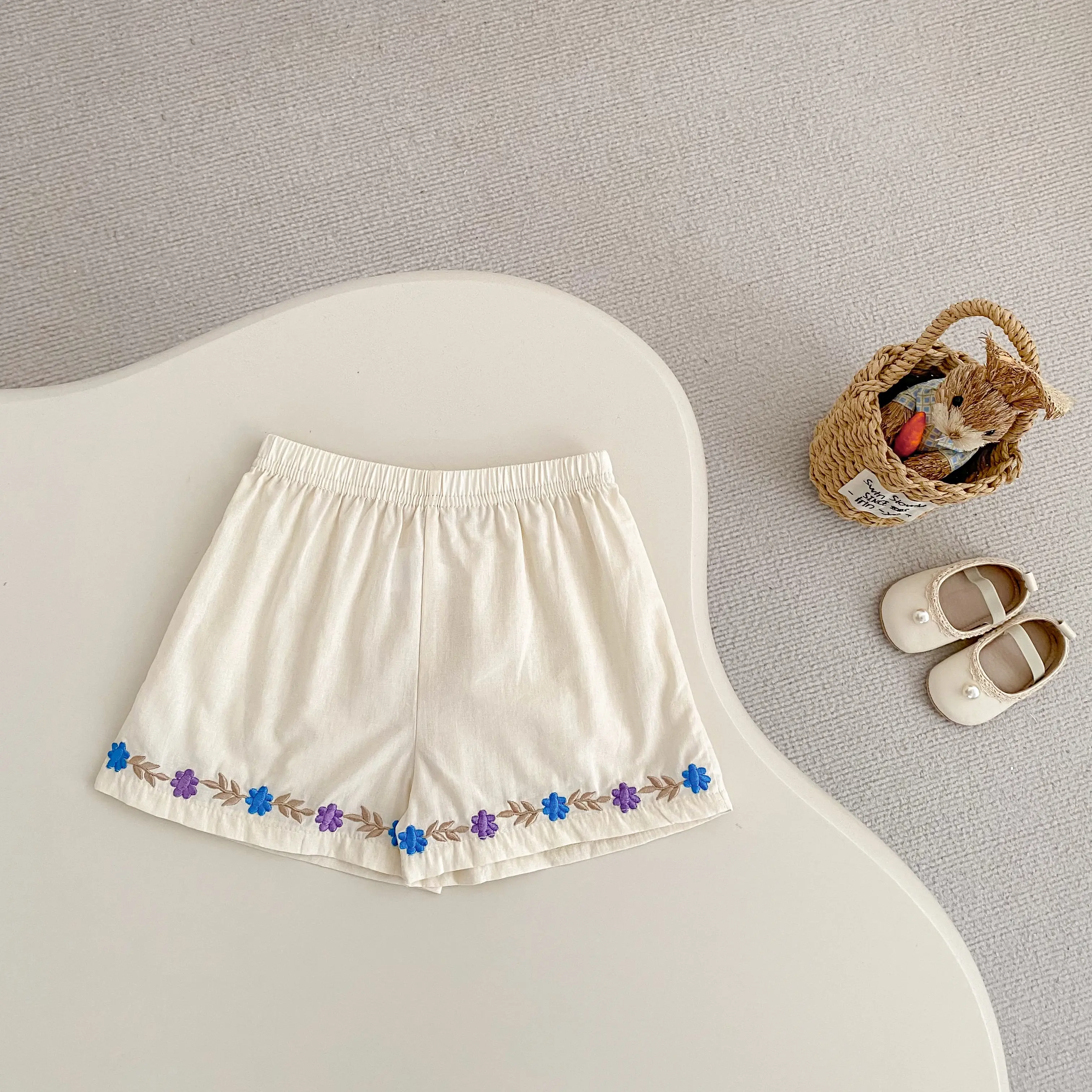 Spring and Autumn new 0-3 year old baby clothing, exquisite girl baby set, embroidered camisole top+loose shorts