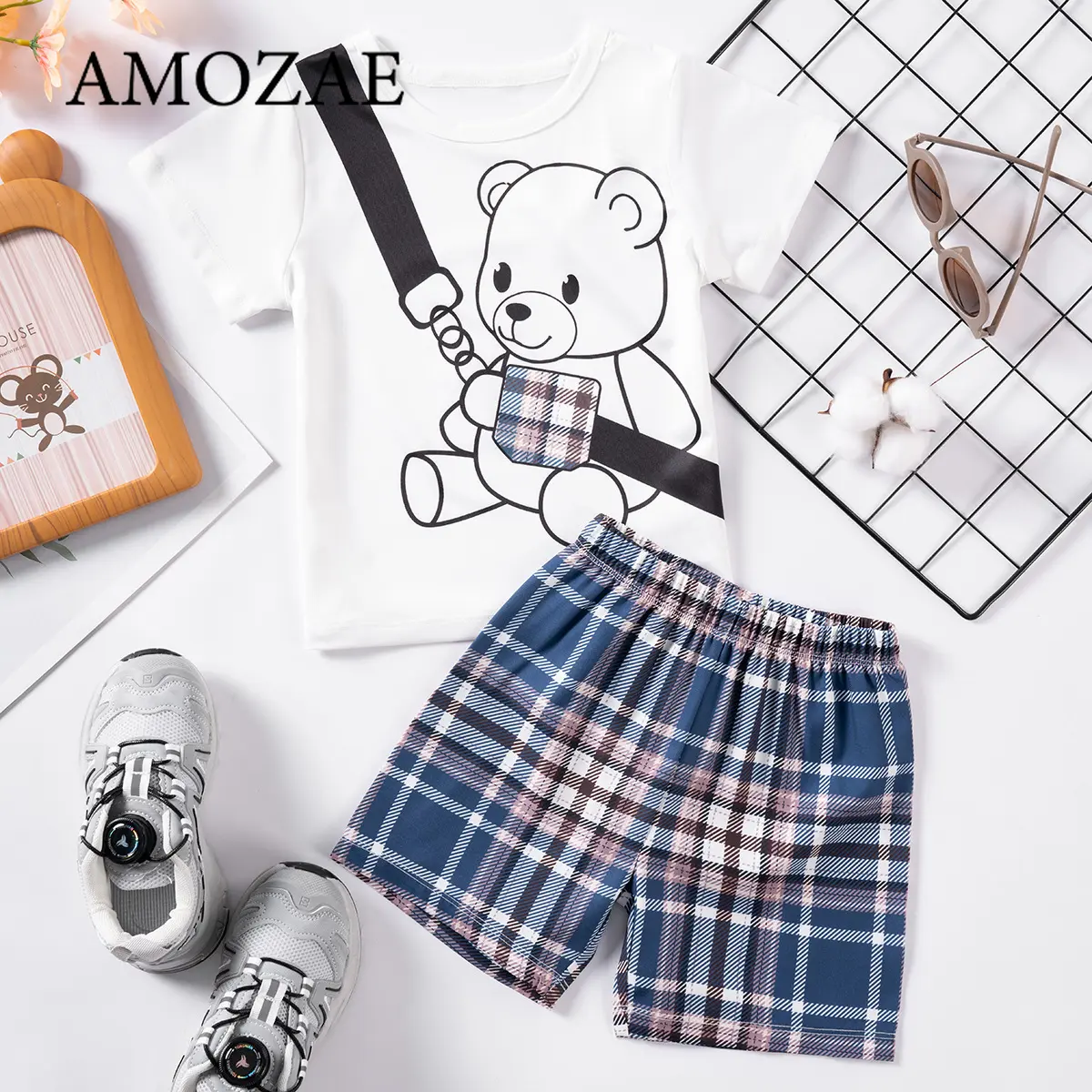 Hot Boys and Children 2-piece Set Casual Bear Print T-shirt and Plaid Shorts Summer Set Comfortable Breathable New Style