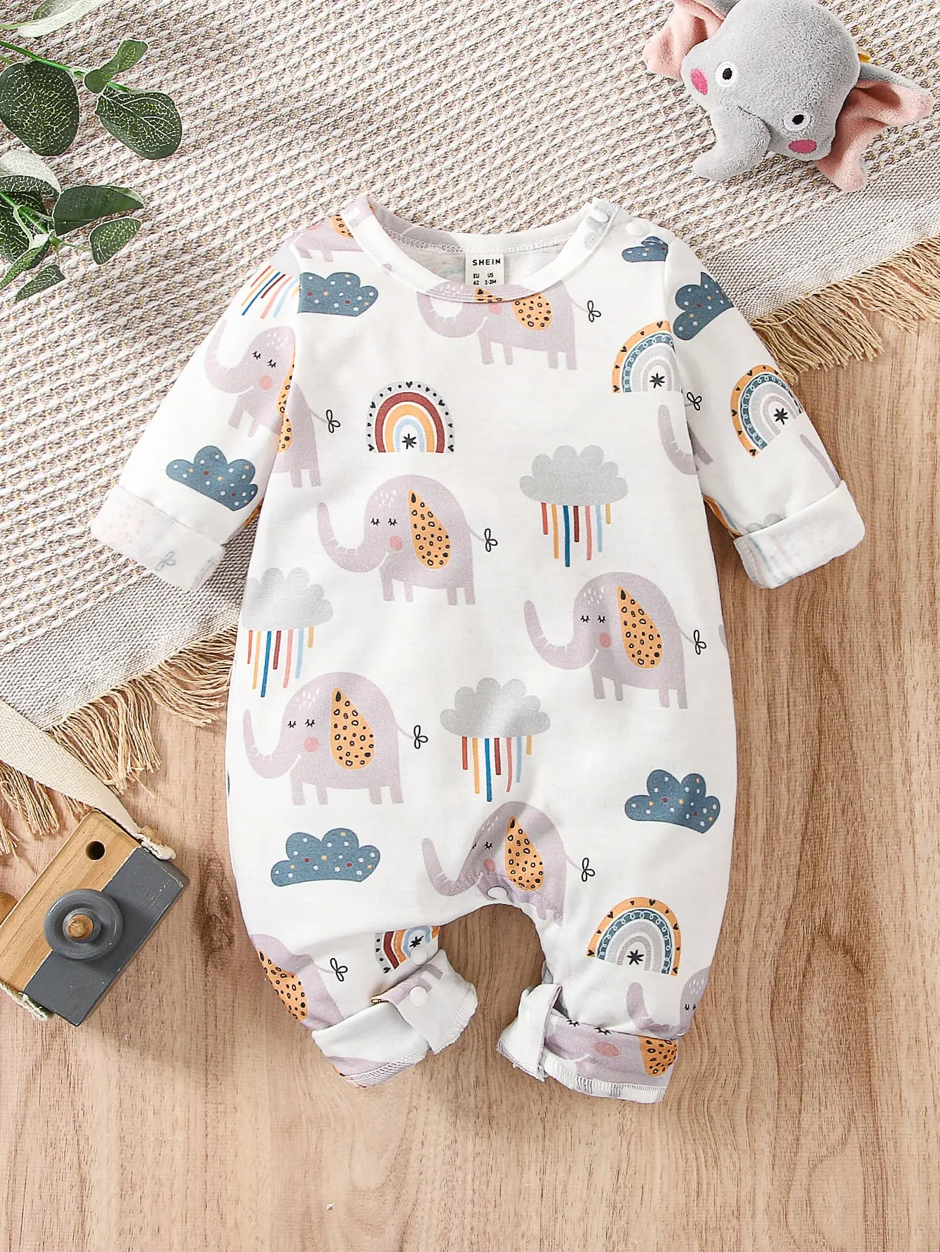 In Autumn Newborn Baby Girls Are Cute And Charming Wearing Rainbow Elephant Casual And Soft One-Piece Suits For Baby Boys