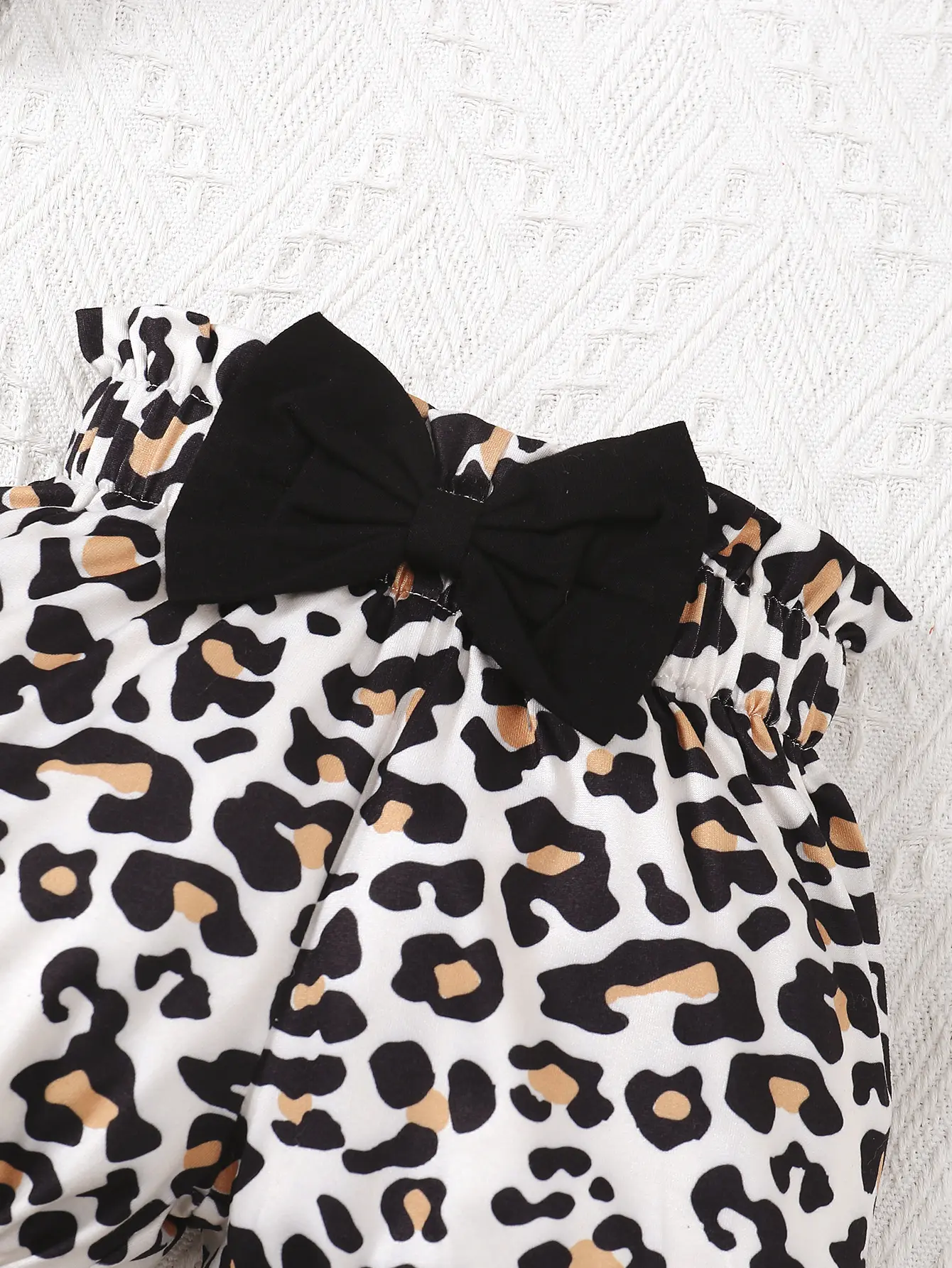 Fashionable Summer Baby And Toddler Two-piece Short Sleeved Jumpsuit With Leopard Print Shorts Set