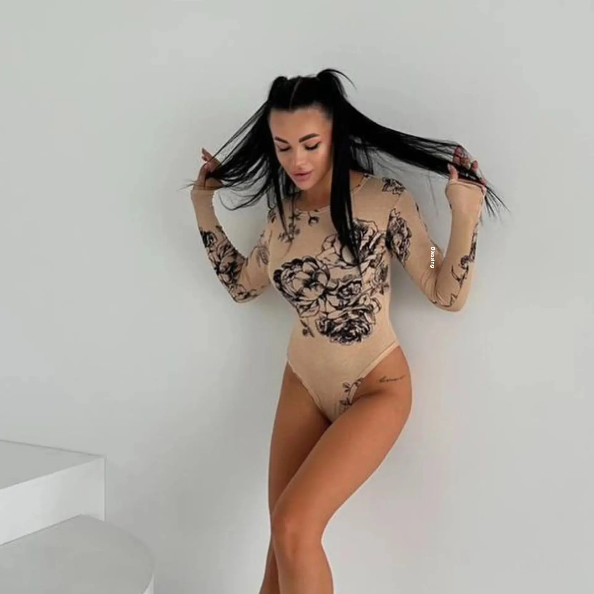 Sexy Round Neck Design Sensibility Printing Comfortable Versatile Long Sleeve Bodycon Tshirt For Women Autumn/winter