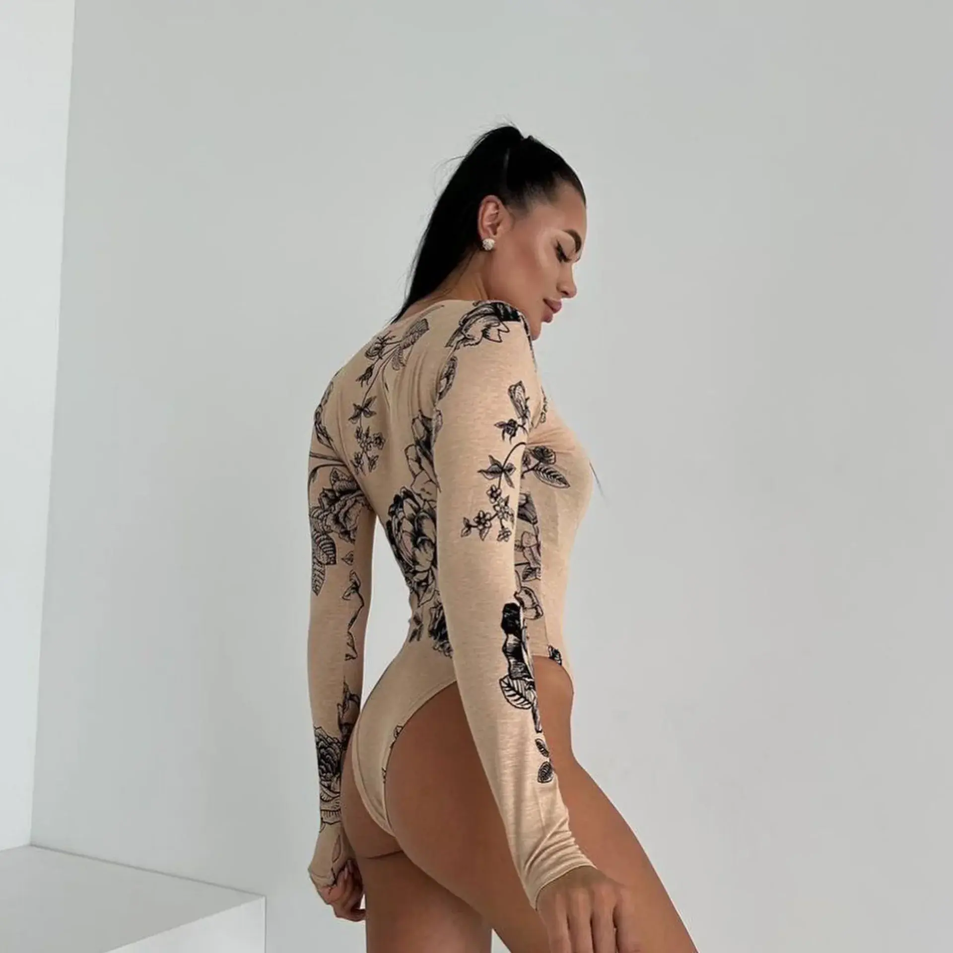 Sexy Round Neck Design Sensibility Printing Comfortable Versatile Long Sleeve Bodycon Tshirt For Women Autumn/winter