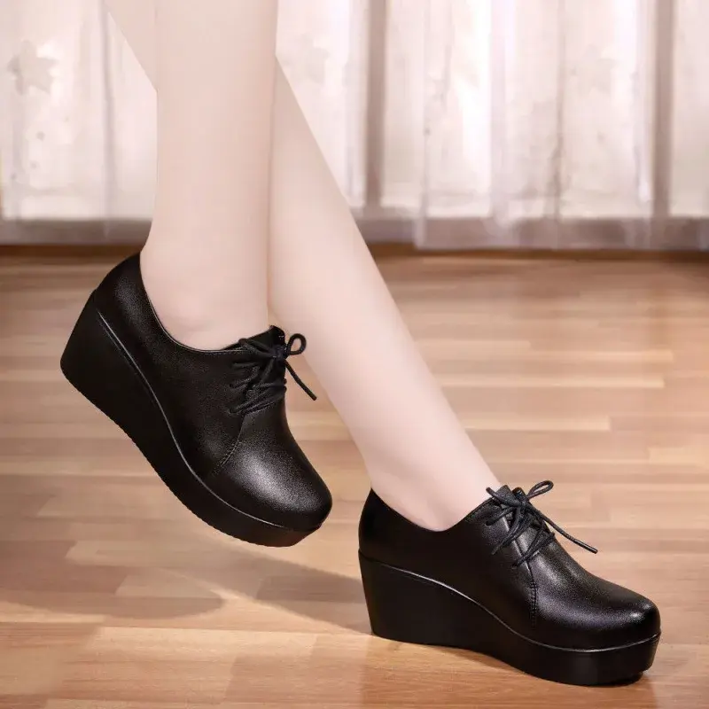 Trendy Round Head Comfortable Anti-Slip Work Dance Casual Shoes Mom's Women's Footwear Polyester Sole Polyester Face Material