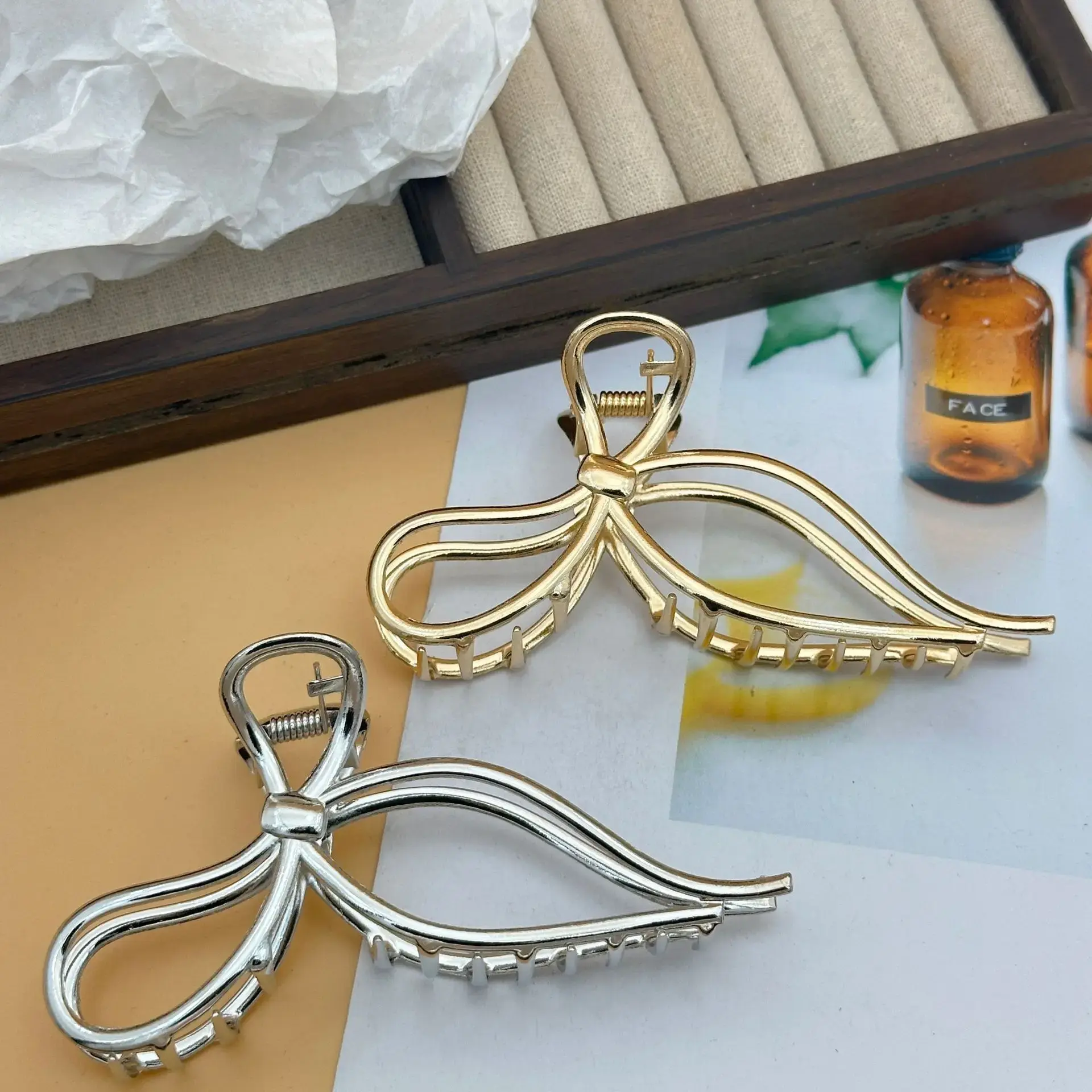 Korean Style Butterfly Knot Hair Tie Alloy Shark Clamp Multi-Quantity Hair Clip Headwear Professional Salon Partition