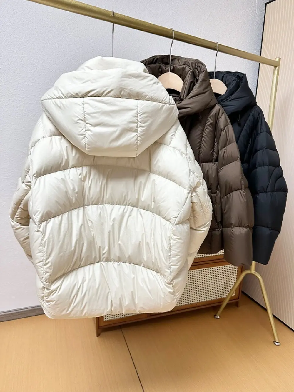 2024 New Ultra Light Warm Hooded Bread Puffer Down Jacket Women Thick Warm Parkas Loose White Duck Down Feather Coat