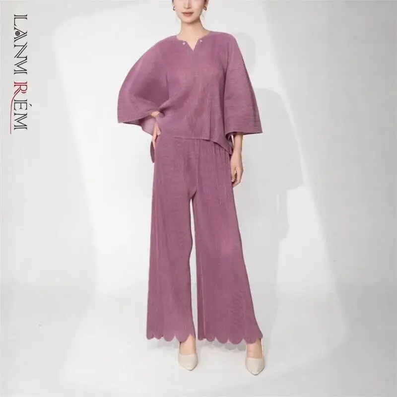LANMREM Chic New Fashion Pleated Women's Two Pieces Set High-end V Collar Bawting Sleeve Loose Top And Wide Flared Pants 2DB4144