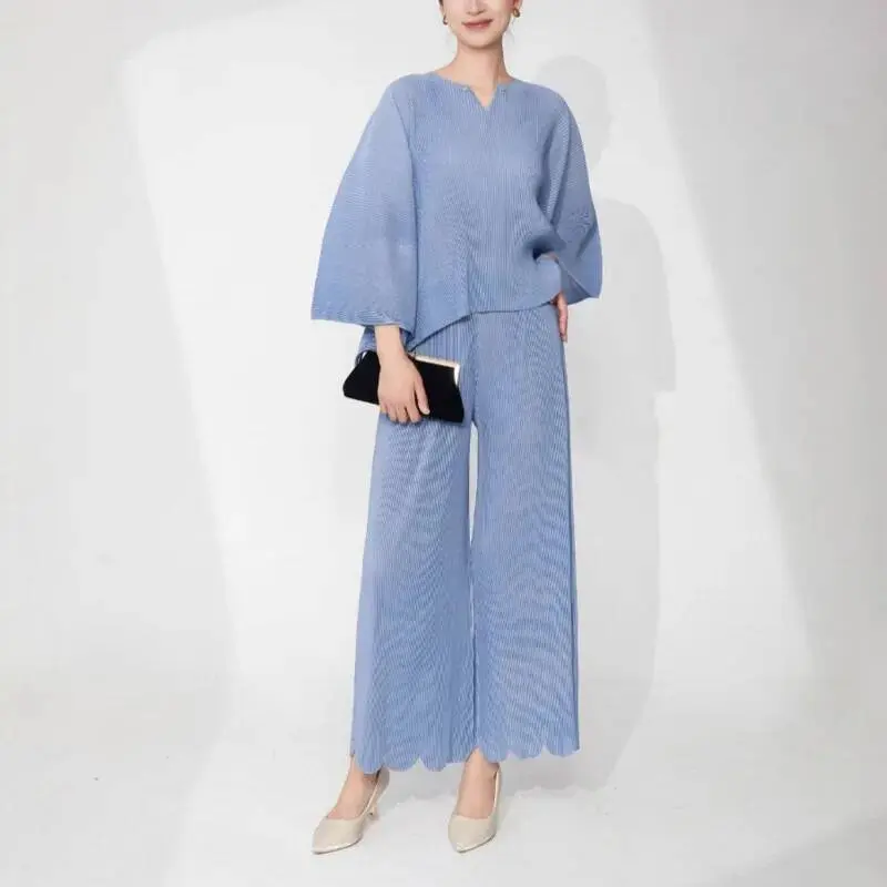 LANMREM Chic New Fashion Pleated Women's Two Pieces Set High-end V Collar Bawting Sleeve Loose Top And Wide Flared Pants 2DB4144