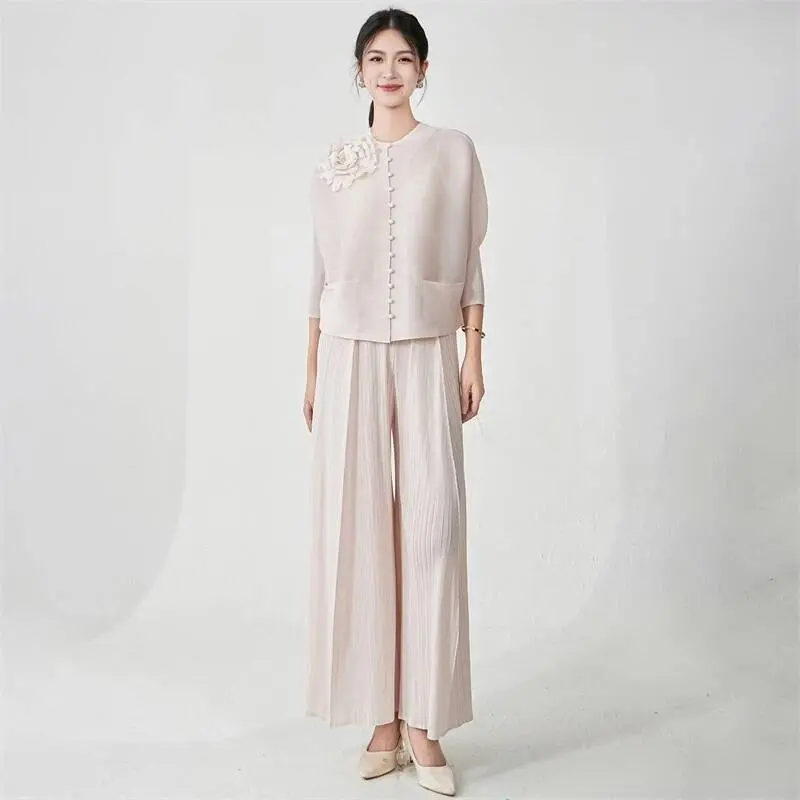 LANMREM Pleated Women's Two-Piece Set Fashion Bawting Sleeve Single Breated Top And Wide Leg Pants Autumn Outfit Clothes 2DB4249
