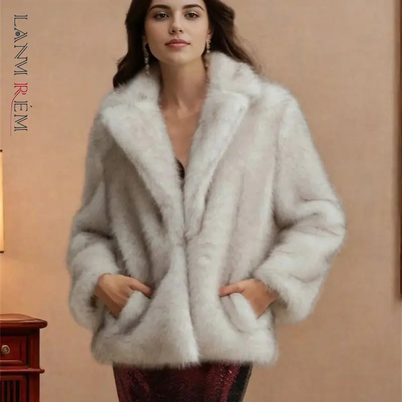 LANMREM High Qualtiy Women's White Notched Collar Faux Fur Coat Winter Casual Warm Loose Short Jackets Party Clothing 2DB4117