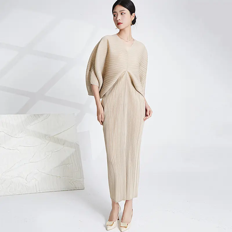 LANMREM Pleated Dress For Women V Neck Batwing Sleeves Loose Casual Dresses Female Spring New Fashion Party Clothing 2DC1486