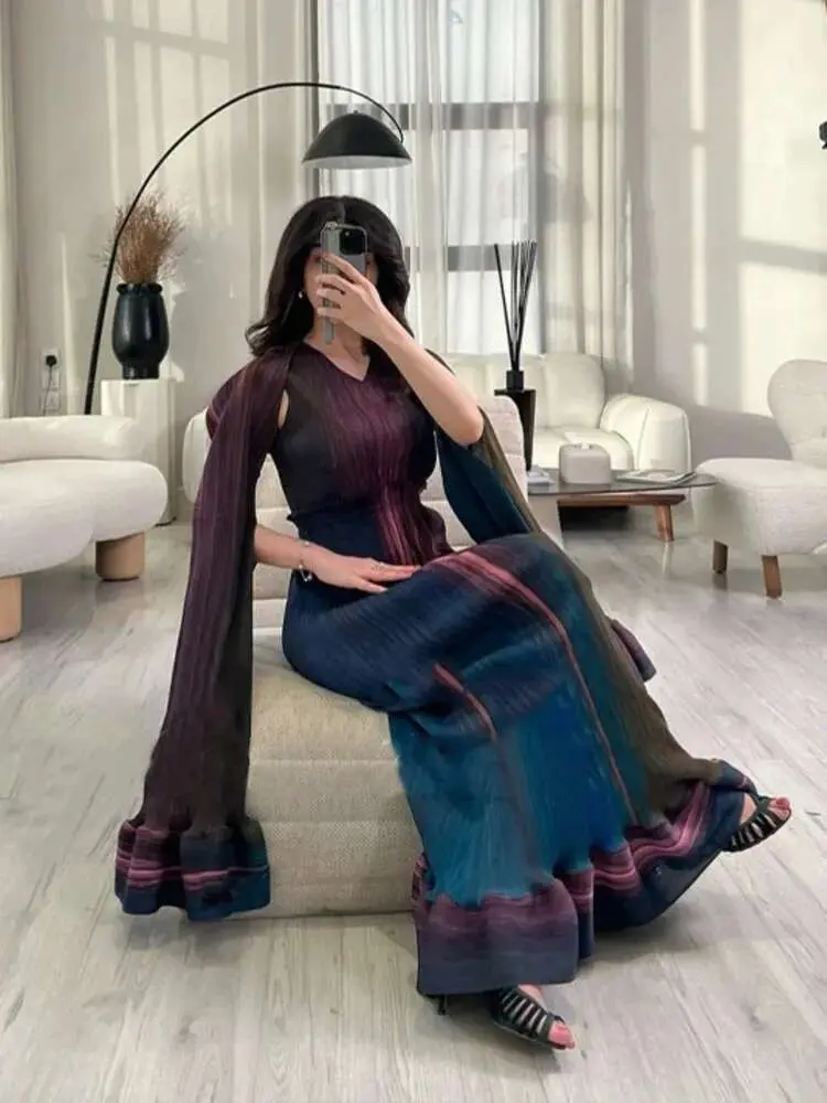 LANMREM Gradient Women's Pleated Dress Fashion V-neck Pleated Dresses Long Sleeve Cape Elegant Two Piece Set 2025 Summer 2DE201