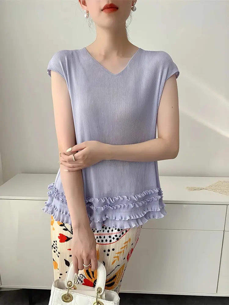 LANMREM Purple Comfortable Casual Pleated Top Women's Summer Sleeveless Vest With Lace V-neck Design Niche Tee 2025 New 2DB3369