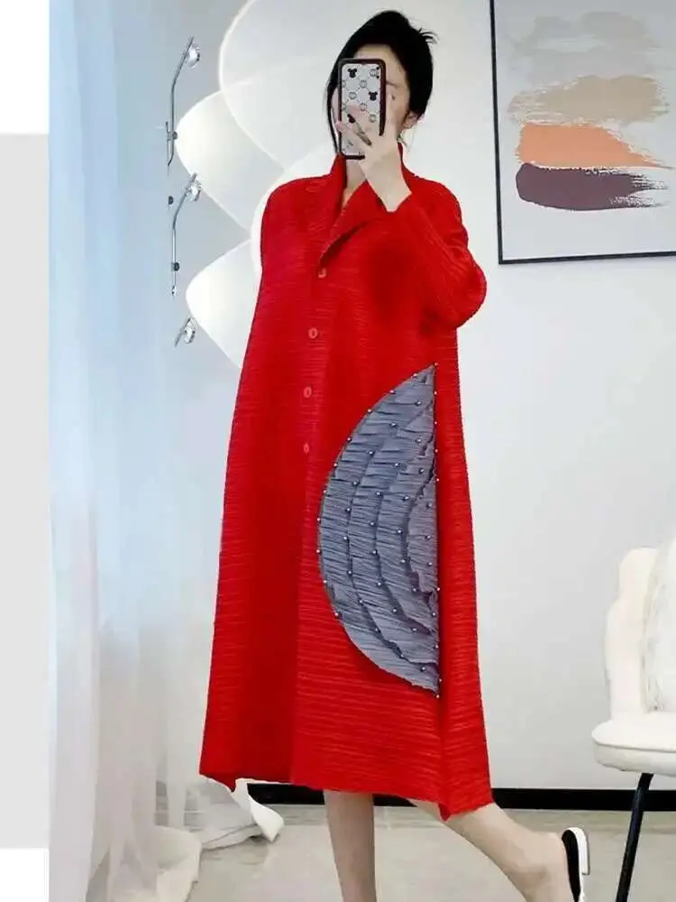 LANMREM Beaded Design Women's Pleated Dress Single Breasted Suit Collar Mid-length Dresses Fashion 2025 Spring Summer New 2DE398