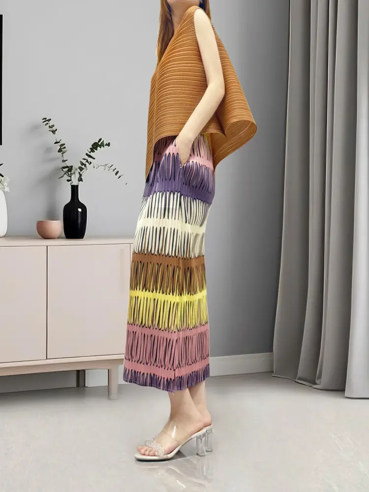 LANMREM High Quality Women's Pleated Two Pieces Set Khaki Sleeveless Loose Irregular T-shirt + Printting Straight Skirt 2DB3537