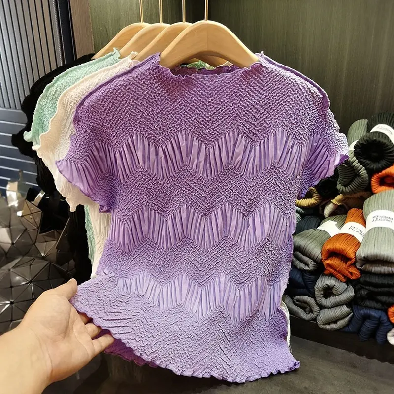 LANMREM Minimalist Design Light Green Comfortable Slim Pleated T-shirt For Women Summer 2025 New Round Neck Pullover Top 2DB3295
