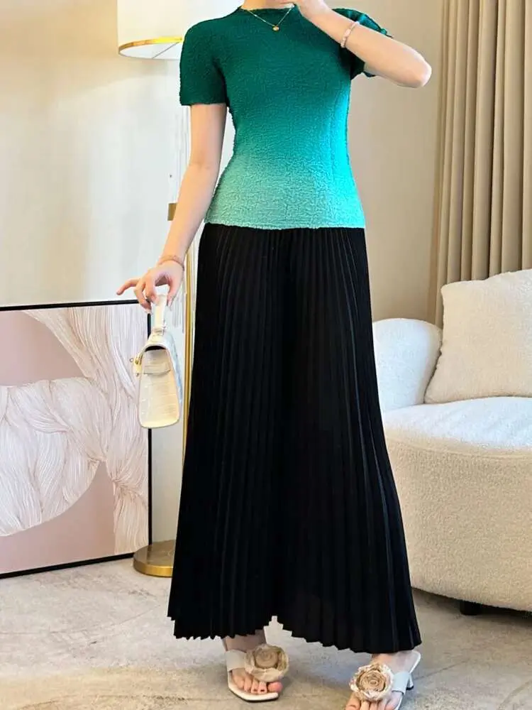 LANMREM Women's Gradual Pleated Tops Fashion 2025 Summer New Female Round Neck Short-sleeved Casual Versatile T-shirt 2DE485