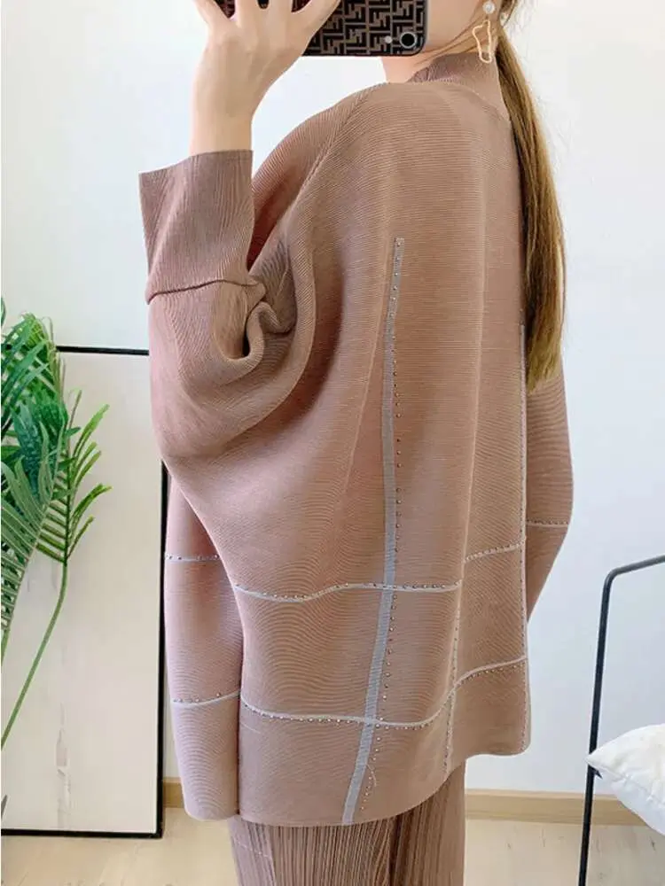 LANMREM Pleated Casual T-shirt Womne's High Turtleneck Batwing Sleeve Contrast Color Tops 2025 Spring New Clothing 2Z2284
