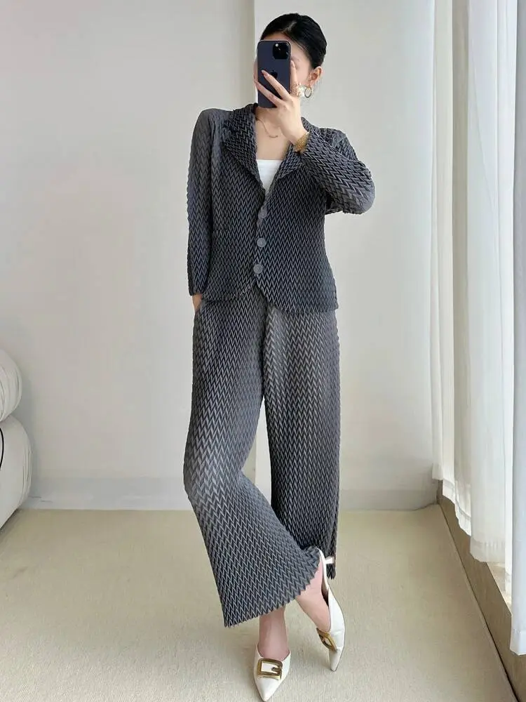 LANMREM 2025 New High Elastic Pleated Women's Two Pieces Set Single Breasted Short Suit And Wide Leg Straight Leg Pants 2DB3611