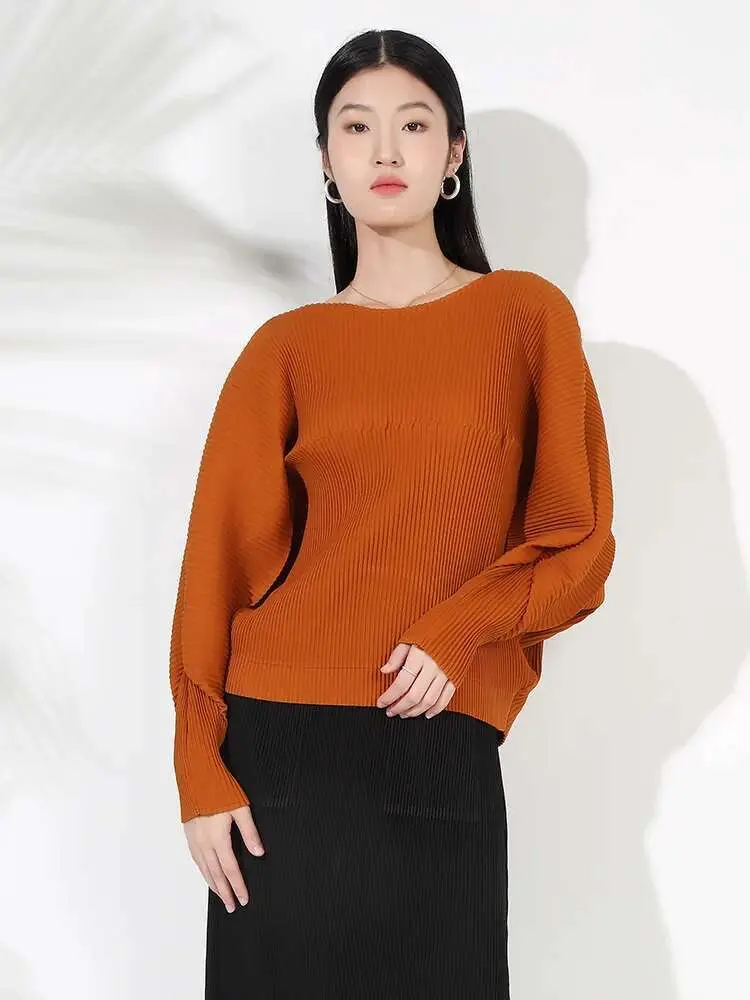 LANMREM Pleated T-shirt For Women Round Neck Long Sleeves Batwing Style Solid Color Loose Chic Top 2025 Spring New 2DB1507