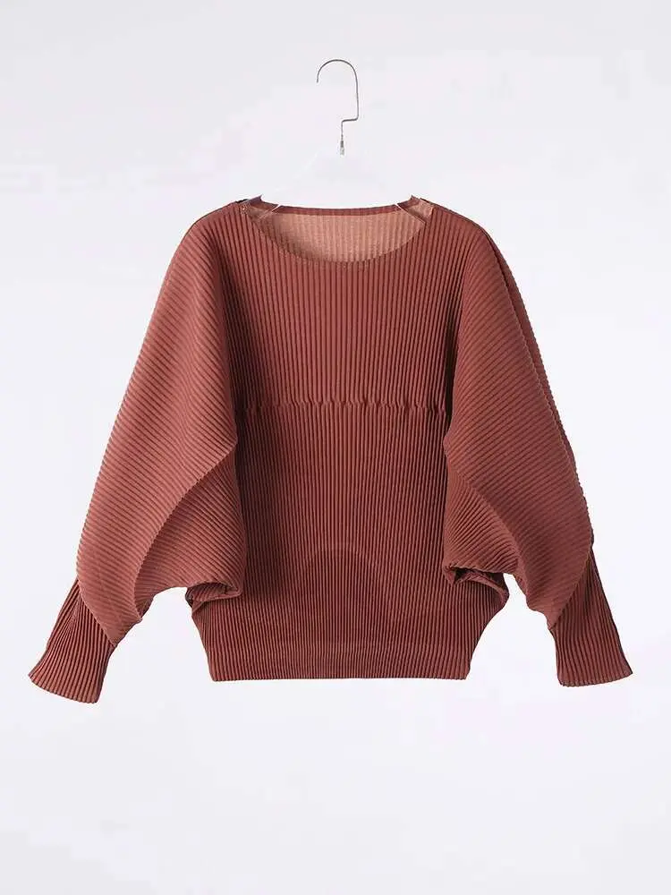 LANMREM Pleated T-shirt For Women Round Neck Long Sleeves Batwing Style Solid Color Loose Chic Top 2025 Spring New 2DB1507