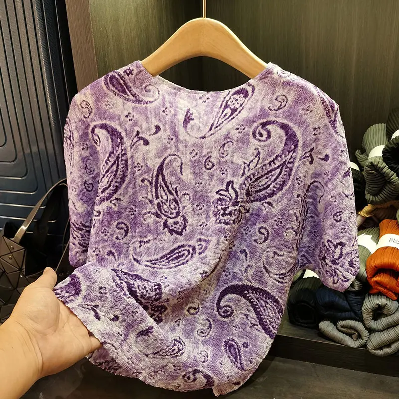 LANMREM Purple Pleated Printed T-shirts For Women Round Neck Tee Loose Casual Versatile Pullover Top Summer 2025 New 2DB3289