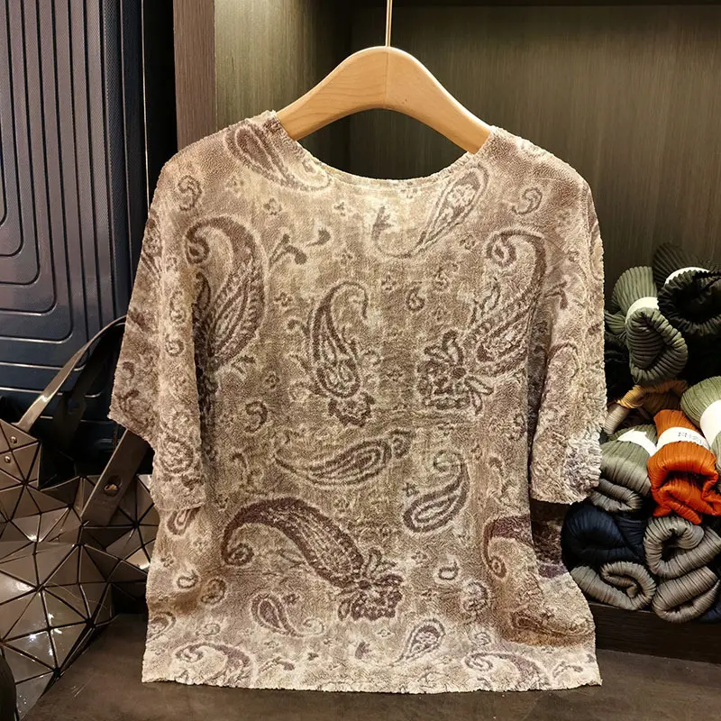 LANMREM Purple Pleated Printed T-shirts For Women Round Neck Tee Loose Casual Versatile Pullover Top Summer 2025 New 2DB3289