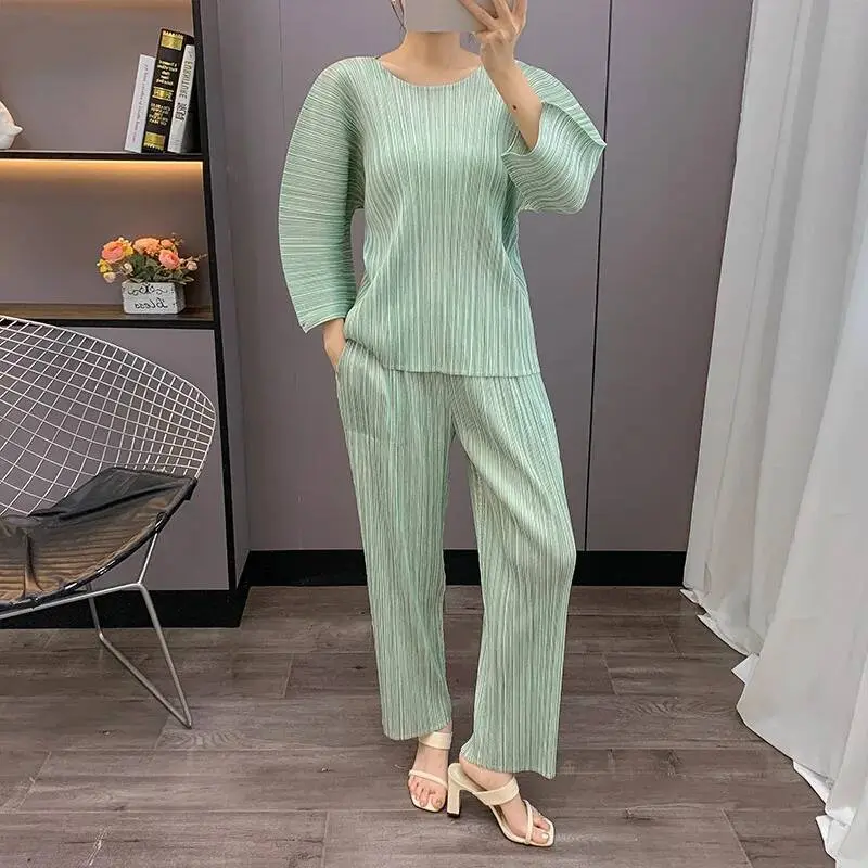 LANMREM Pleated Women's Two Pieces Set Chic New Versatile O-neck Long Sleeve Pullover Top + Elastic Waist Slim Pants 2DB3620