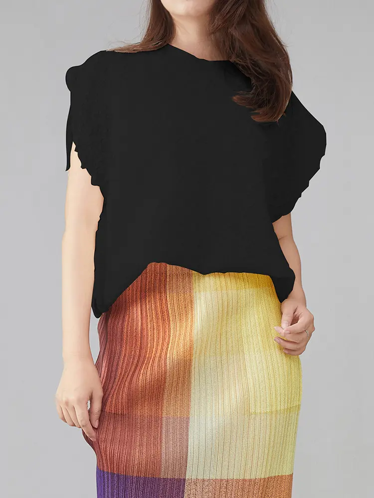LANMREM High End Temperament Pleated Texture Apricot T-shirt Women Summer 2025 New Hollowed Out Short Sleeve Elegant Top 2DB3235
