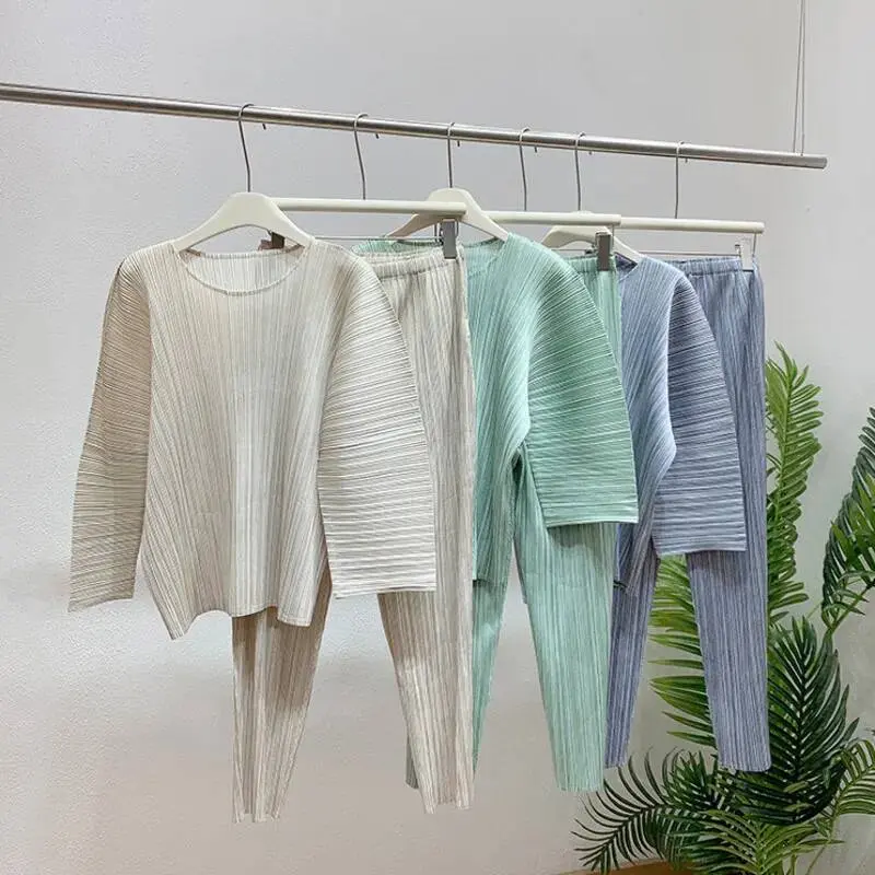 LANMREM Pleated Women's Two Pieces Set Chic New Versatile O-neck Long Sleeve Pullover Top + Elastic Waist Slim Pants 2DB3620
